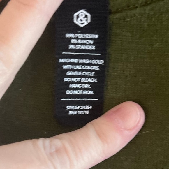 Agnes & Dora Cropped Sweatshirt - Picture 3 of 4